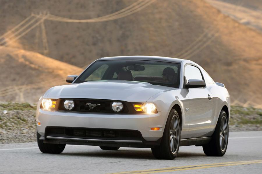  Ford Mustang GT 2011 года  (фото 42 из 90)